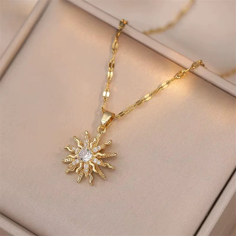 Golden Bloom Spin Zircon Flower Pendant Necklace – Light Luxury Gold-Tone Chain Jewelry (Unisex)
