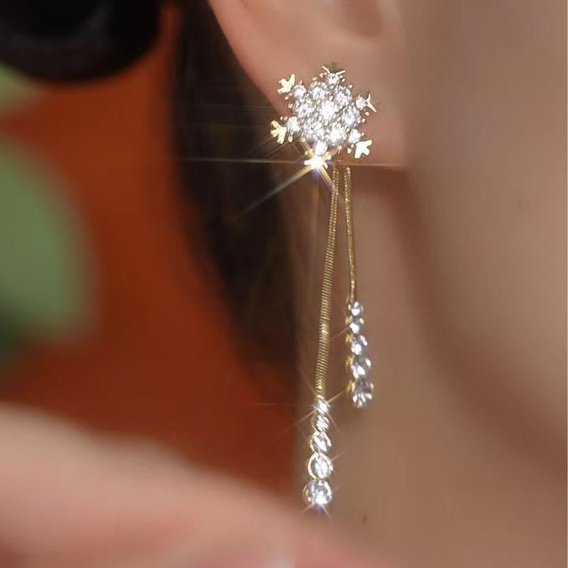 Crystal Snowflake Stud Earrings for Women – 14K Gold Plated Elegant Winter-Inspired Jewelry Gift